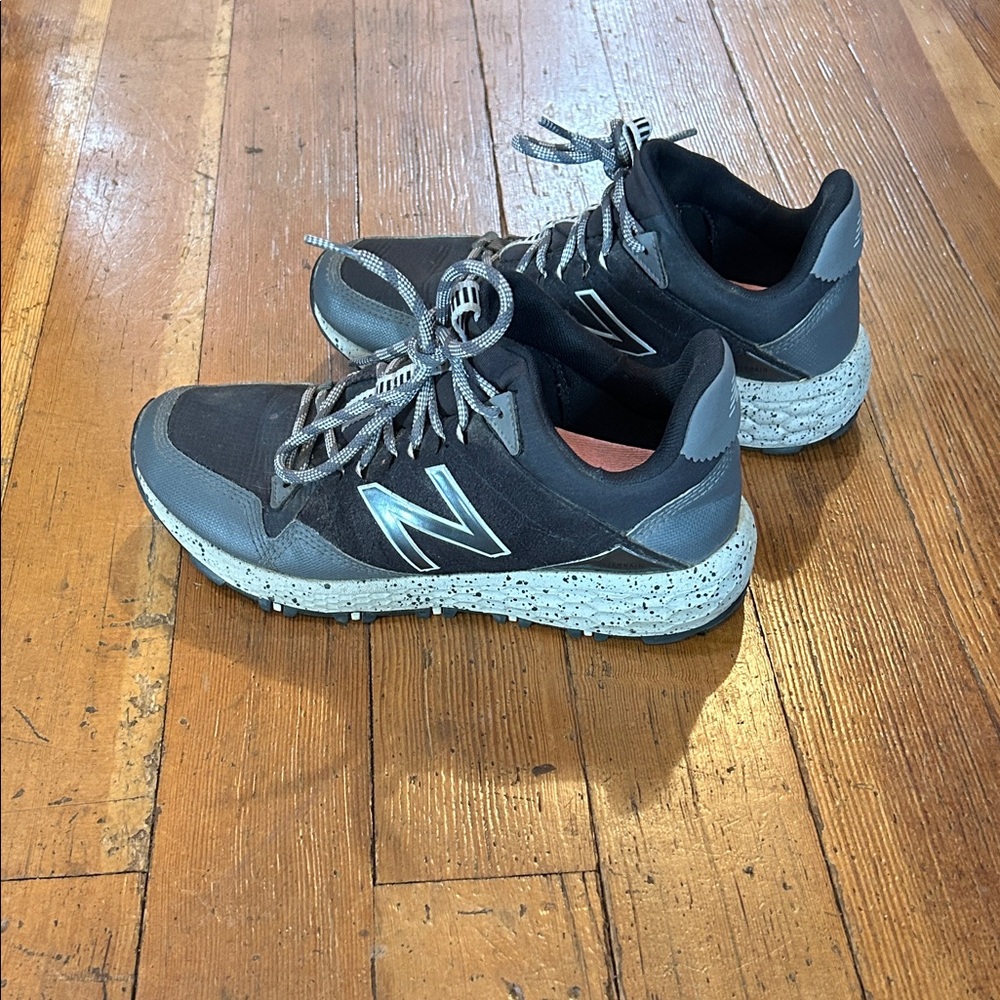 New Balance Black and Grey All Terrain Athletic Running Shoes Womens 9